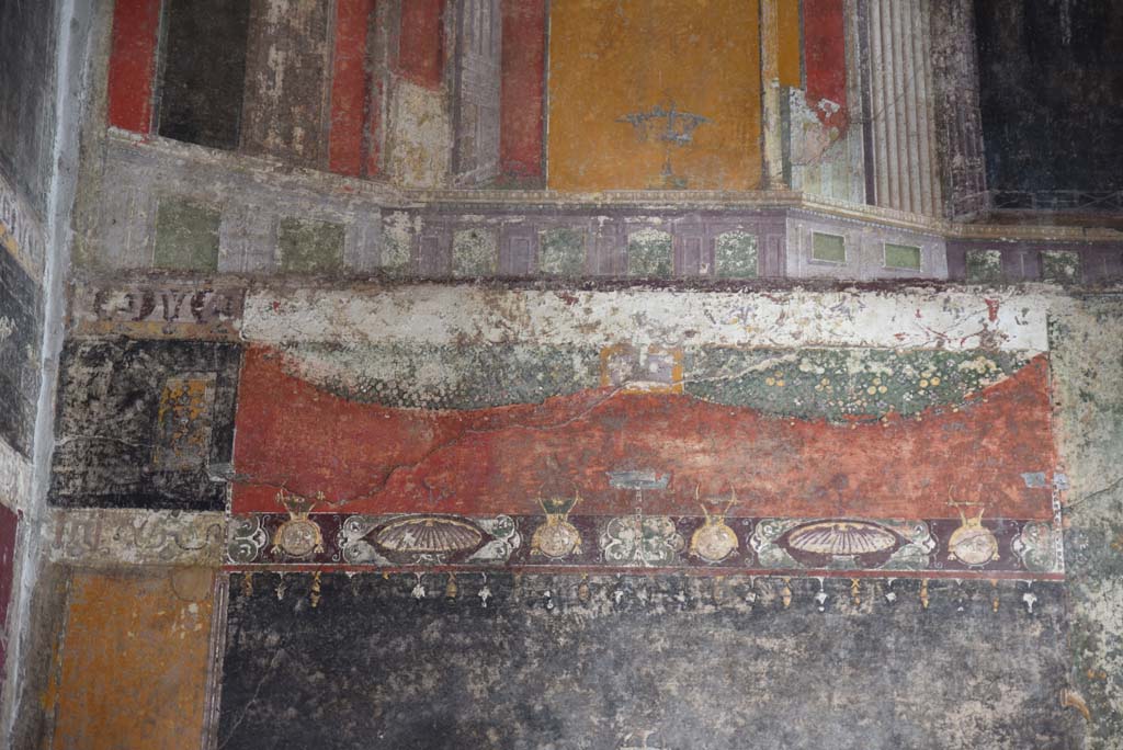 V.4.a Pompeii. March 2018. Room ‘h’, detail from upper north wall at west end.
Foto Annette Haug, ERC Grant 681269 DÉCOR.
