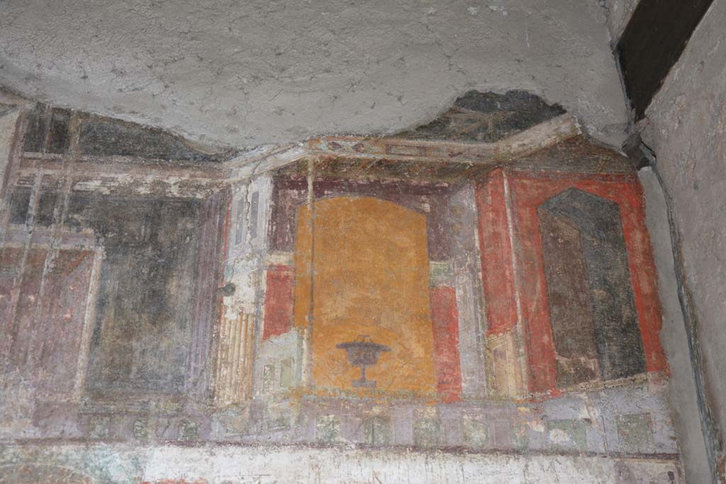 V.4.a Pompeii. March 2018. Room ‘h’, detail from upper north wall at east end.
Foto Annette Haug, ERC Grant 681269 DÉCOR.
