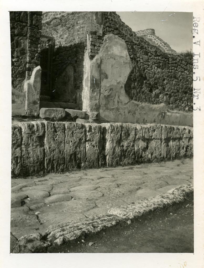 V.5.3 Pompeii. Pre-1937-39. High pavement near entrance doorway on Via di Nola, looking east.
Photo courtesy of American Academy in Rome, Photographic Archive. Warsher collection no. 1014.
