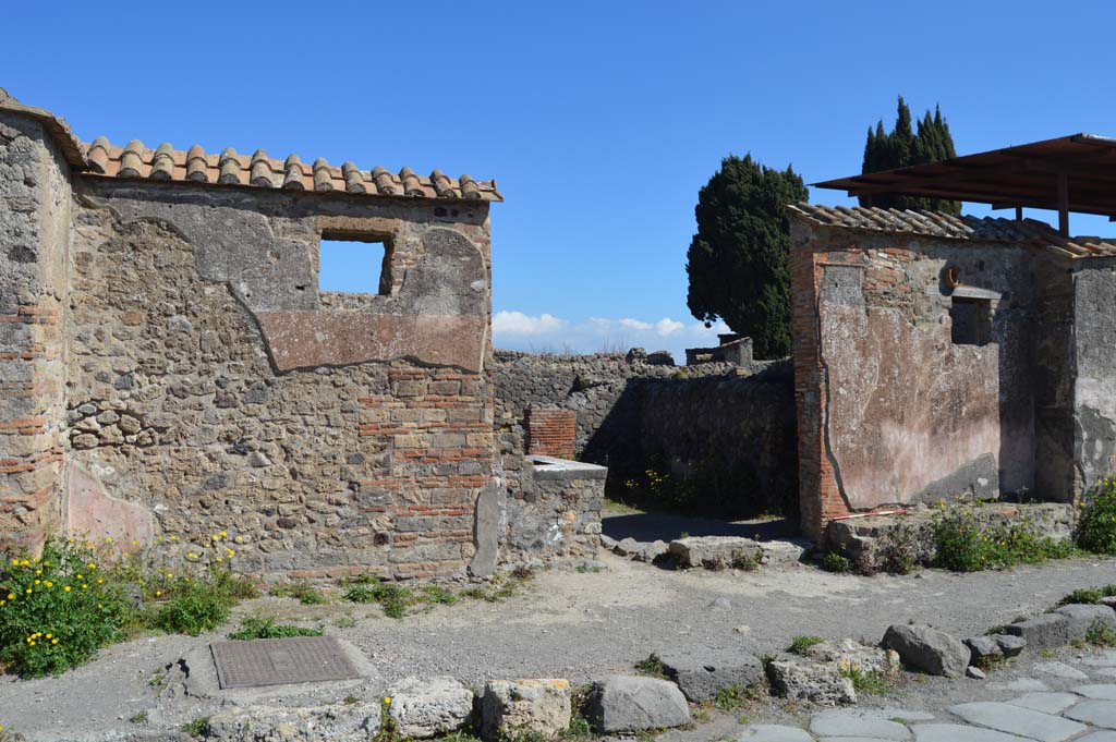 VI.1.5 Pompeii. March 2019. Looking towards north side of entrance doorway, on left.
Foto Taylor Lauritsen, ERC Grant 681269 DÉCOR.
