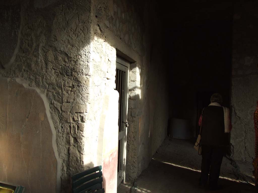 VI.1.7 Pompeii. December 2007. Doorway to room 16, with room 17 straight ahead. Looking east.