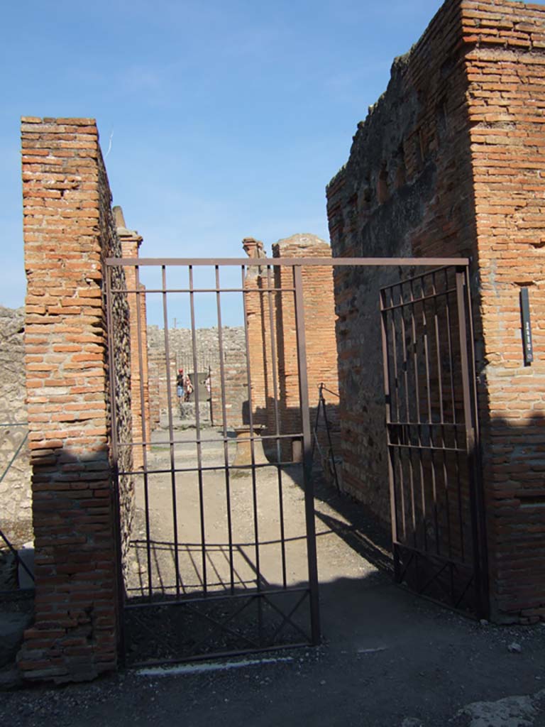 VI.3.3 Pompeii. September 2005. Entrance.