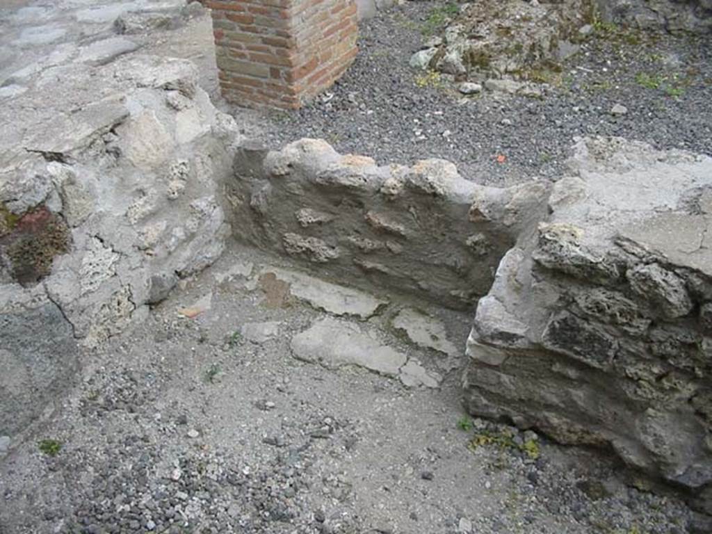 VI.3.24 Pompeii. May 2003. South-east part of counter. Photo courtesy of Nicolas Monteix.