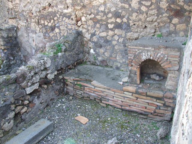 VI.7.7 Pompeii.  December 2005. Looking south towards entrance.

