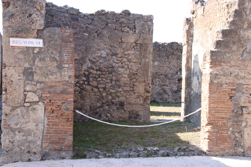 VI.7.8 Pompeii. October 2022. 
Looking towards entrance doorway, and west wall of shop with doorway into VI.7.9. Photo courtesy of Klaus Heese.
