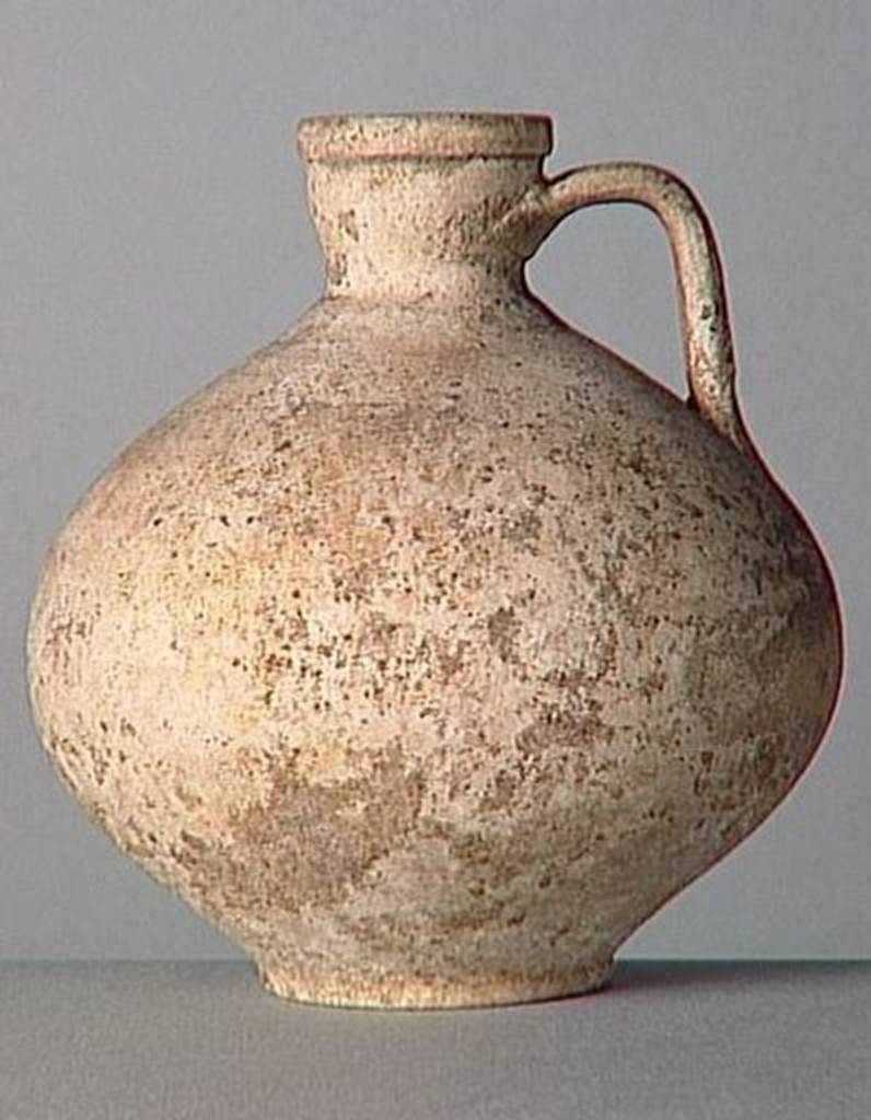 VI.9.1 Clay jug.  OA 1848 Cruche, muse Cond, photo RMN  R.G. Ojeda