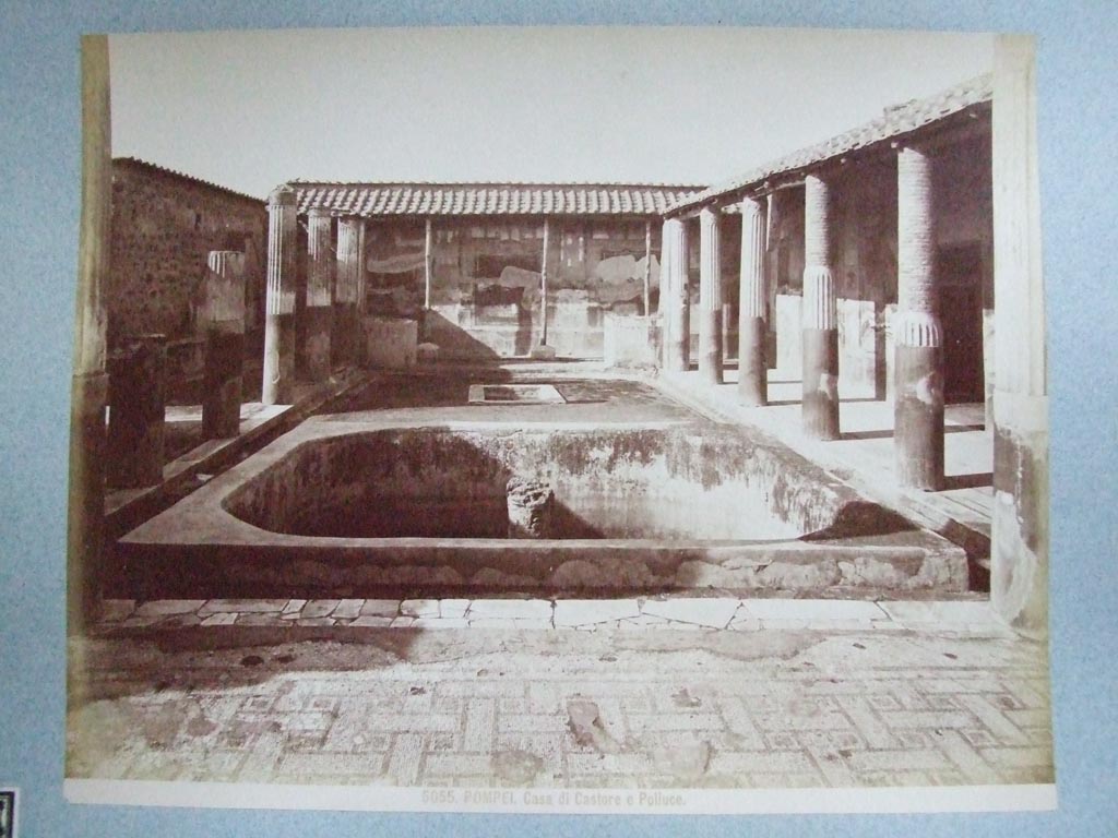 VI.9.6 Pompeii. Peristyle with large basin and fountain. Looking west.
Old undated photograph courtesy of the Society of Antiquaries, Fox Collection.
Possibly c.1870 by Giacomo Brogi (see photo below).

