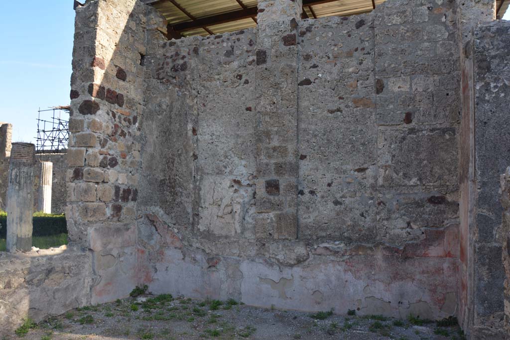 VI.11.10 Pompeii. October 2017. Room 35, north-east corner and east wall.
Foto Annette Haug, ERC Grant 681269 DCOR
