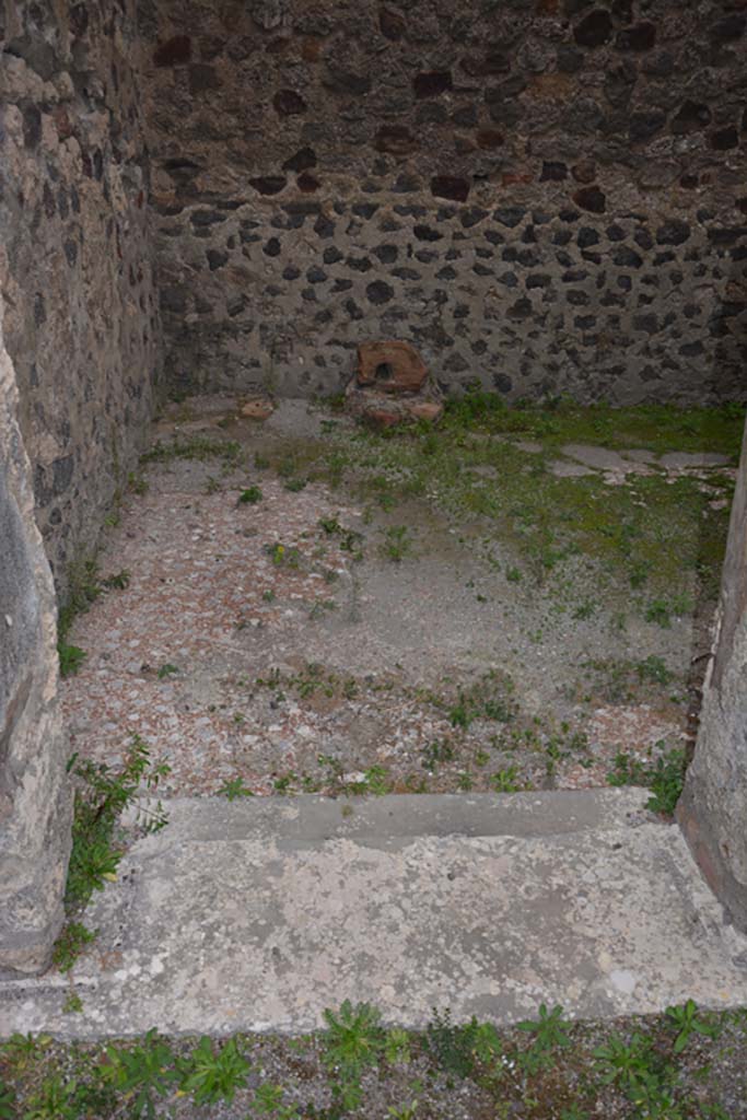 VI.11.10 Pompeii. October 2017. 
Room 26, looking east from doorway threshold along north wall towards north-east corner. 
Foto Annette Haug, ERC Grant 681269 DCOR

