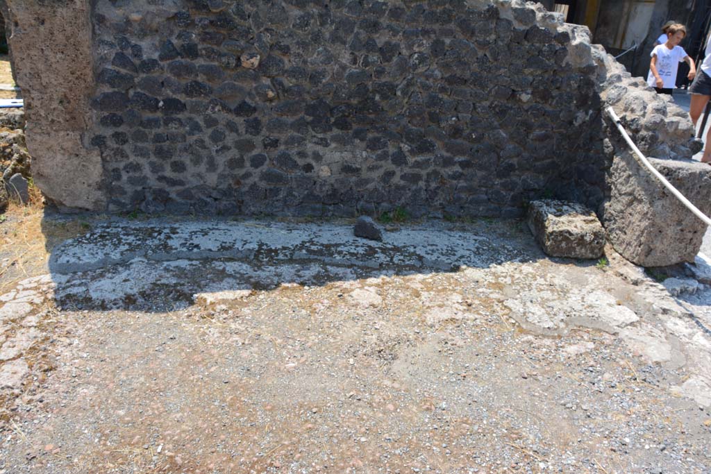 VI.12.5 Pompeii. 14th July 2017. Looking towards south wall in West Ala 11.
Foto Annette Haug, ERC Grant 681269 DÉCOR.
