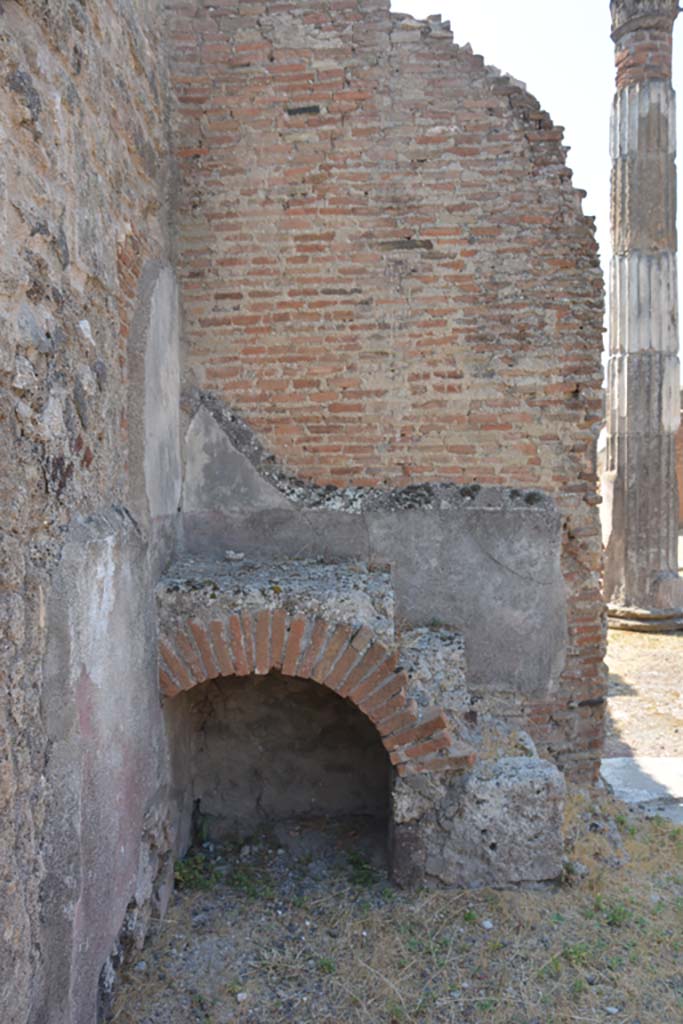 VI.12.5 Pompeii. 14th July 2017. Room 17, south-east corner, looking south. 
Foto Annette Haug, ERC Grant 681269 DÉCOR.

