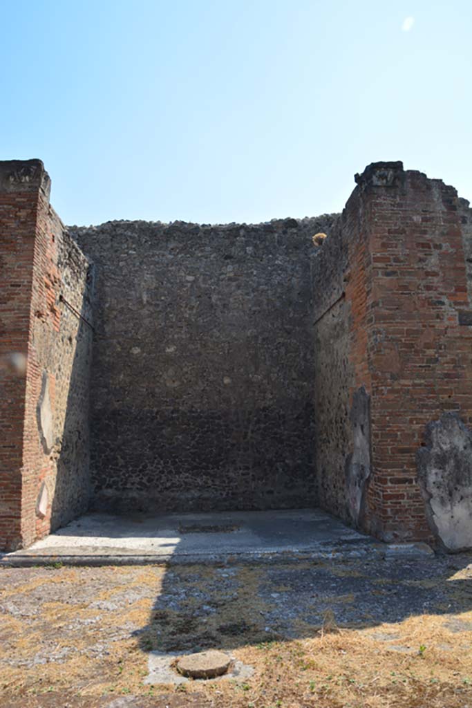 VI.12.5 Pompeii. 14th July 2017. Room 14, east ala, looking east across secondary atrium 7.  
Foto Annette Haug, ERC Grant 681269 DÉCOR.
