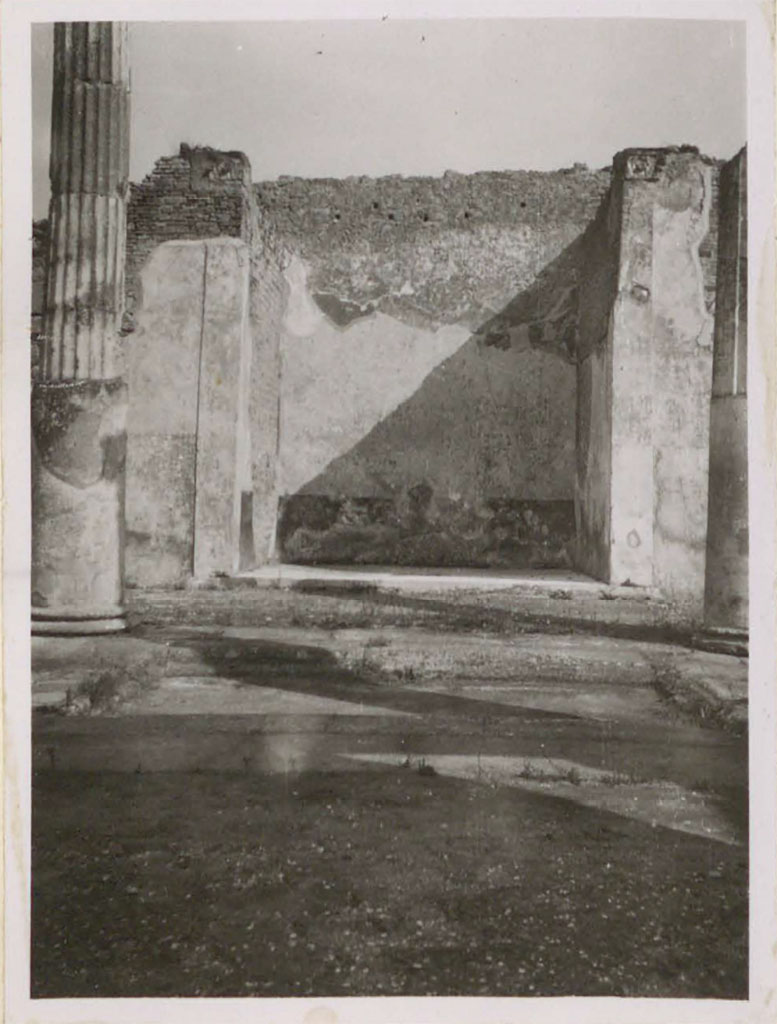 VI.12.5 Pompeii. Pre-1943. Looking across impluvium in atrium 7 towards east ala 14. 
See Warscher, T. (1946). Casa del Fauno, Swedish Institute, Rome. (p.56, n.81).
