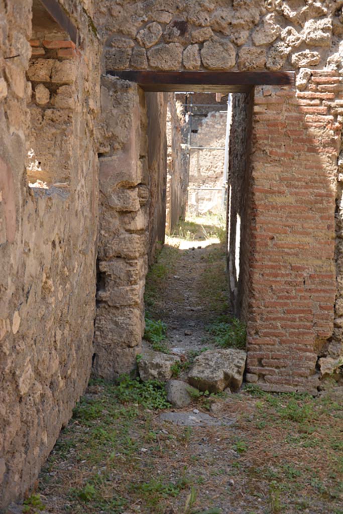 VI.13.12 Pompeii. July 2017. 
Looking west from entrance doorway, to corridor leading towards VI.13.19.
Foto Annette Haug, ERC Grant 681269 DCOR.
