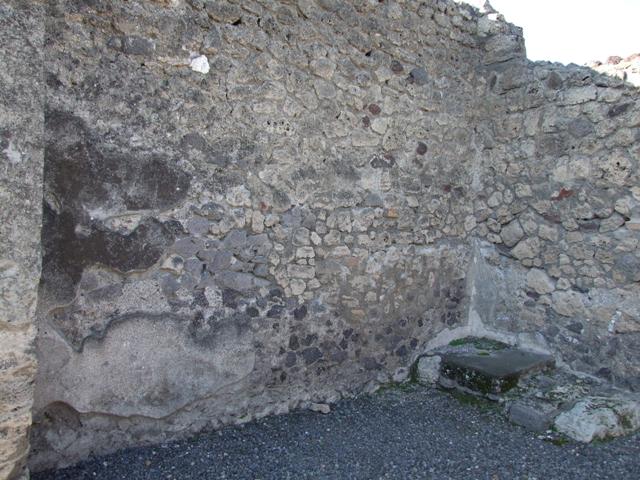 VI.14.14.  West wall of shop.