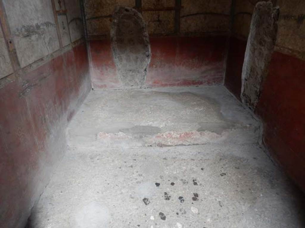 VI.15.1 Pompeii. May 2017. Recess for bed against north wall. Photo courtesy of Buzz Ferebee.
