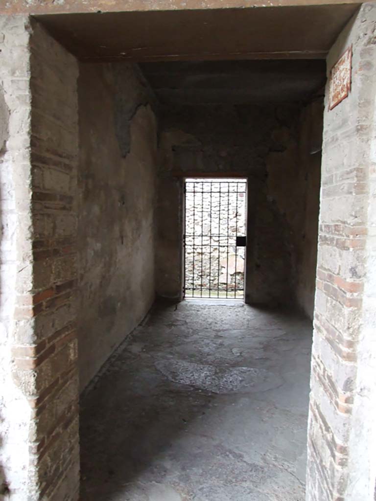 VI.15.1 Pompeii. December 2006. 
Doorway to room in south-east corner of peristyle. (PPM room – o).
