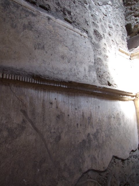 VI.15.9 Pompeii.  March 2009.   West wall of cubiculum, with doorway into atrium.  Looking west.