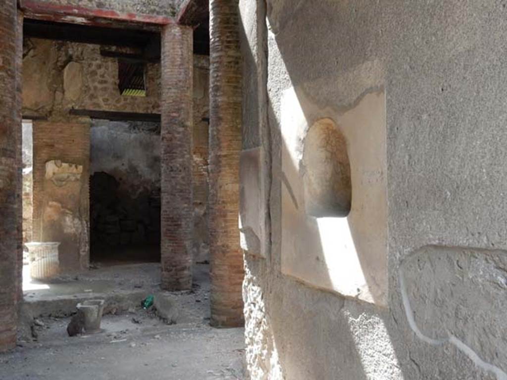 VI.15.9 Pompeii, May 2015. Looking along north wall of entrance corridor. Photo courtesy of Buzz Ferebee.