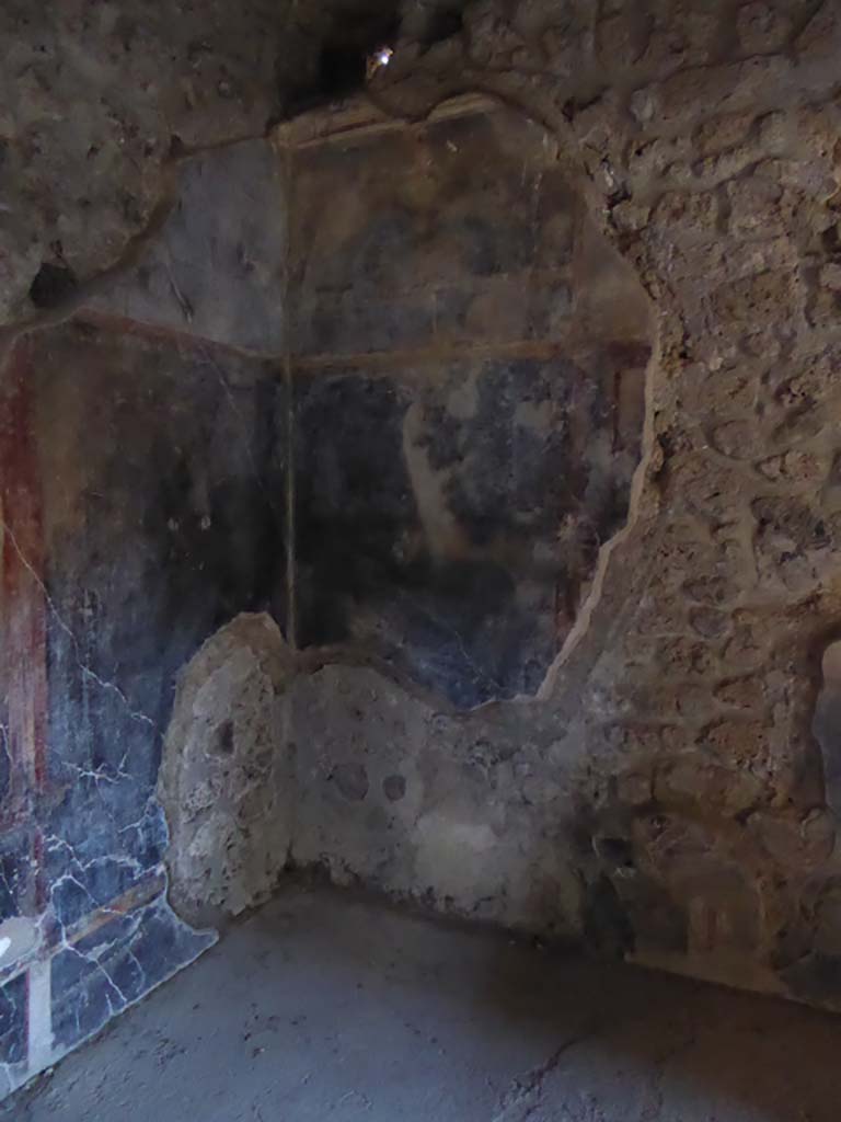 VI.16.7 Pompeii. September 2015. Room M, north-east corner.
Foto Annette Haug, ERC Grant 681269 DCOR.

