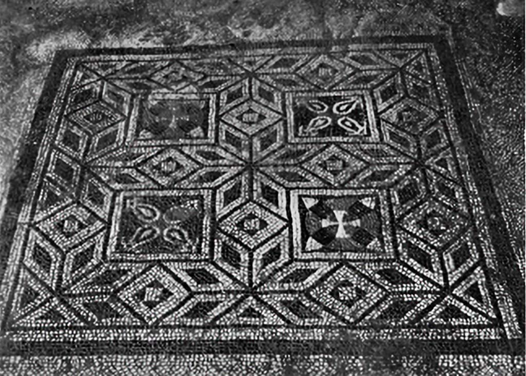 VI.16.7 Pompeii. c.1930. Room E, centre panel of mosaic floor in tablinum.  
See Blake, M., (1930). The pavements of the Roman Buildings of the Republic and Early Empire. Rome, MAAR, 8, (p. 105, 115 & Pl. 36, tav.2).
