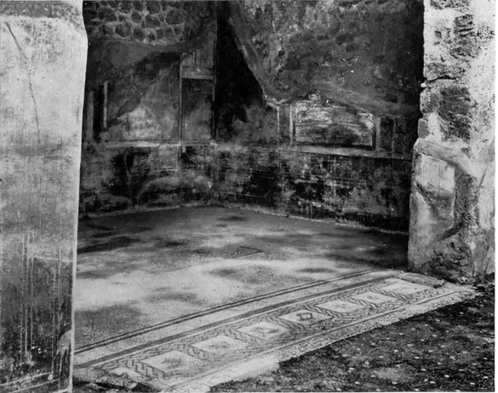 VI.16.7 Pompeii. c.1930. Room E, looking across doorway threshold and flooring towards north-west corner.
See Blake, M., (1930). The pavements of the Roman Buildings of the Republic and Early Empire. Rome, MAAR, 8, (p.120 &Pl. 36, tav.4).
