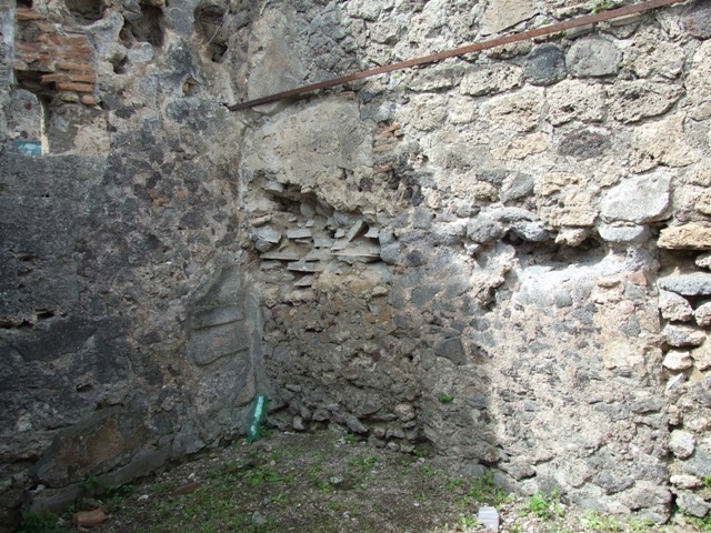 VI.16.27 Pompeii.  March 2009. Stairs to upper floor, next to Room 1. 