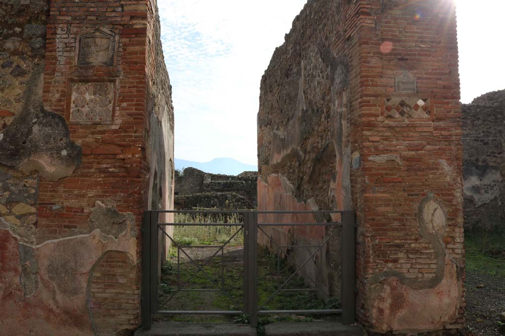 VII.1.36 Pompeii. December 2018. Looking south to entrance doorway. Photo courtesy of Aude Durand.