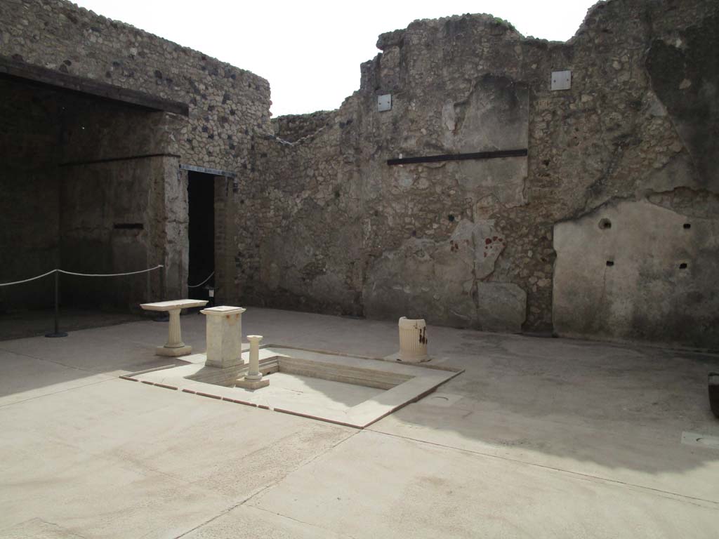 VII.1.47 Pompeii. April 2019. Looking south-east across atrium 3. Photo courtesy of Rick Bauer.
