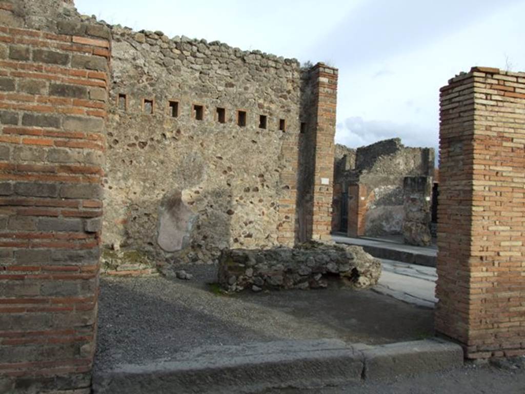 VII.1.62 Pompeii. December 2007. Entrance on corner of Vicolo del Lupanare and Via dellAbbondanza.