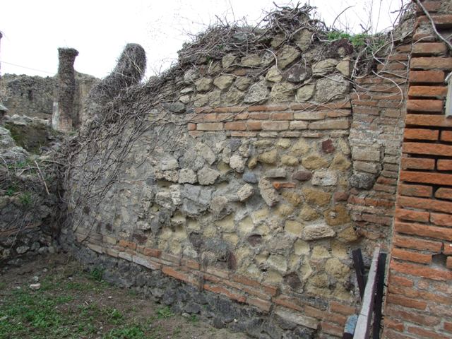 VII.2.9 Pompeii.  Small shop.   December 2007.  Two rear rooms on west side of shop. 