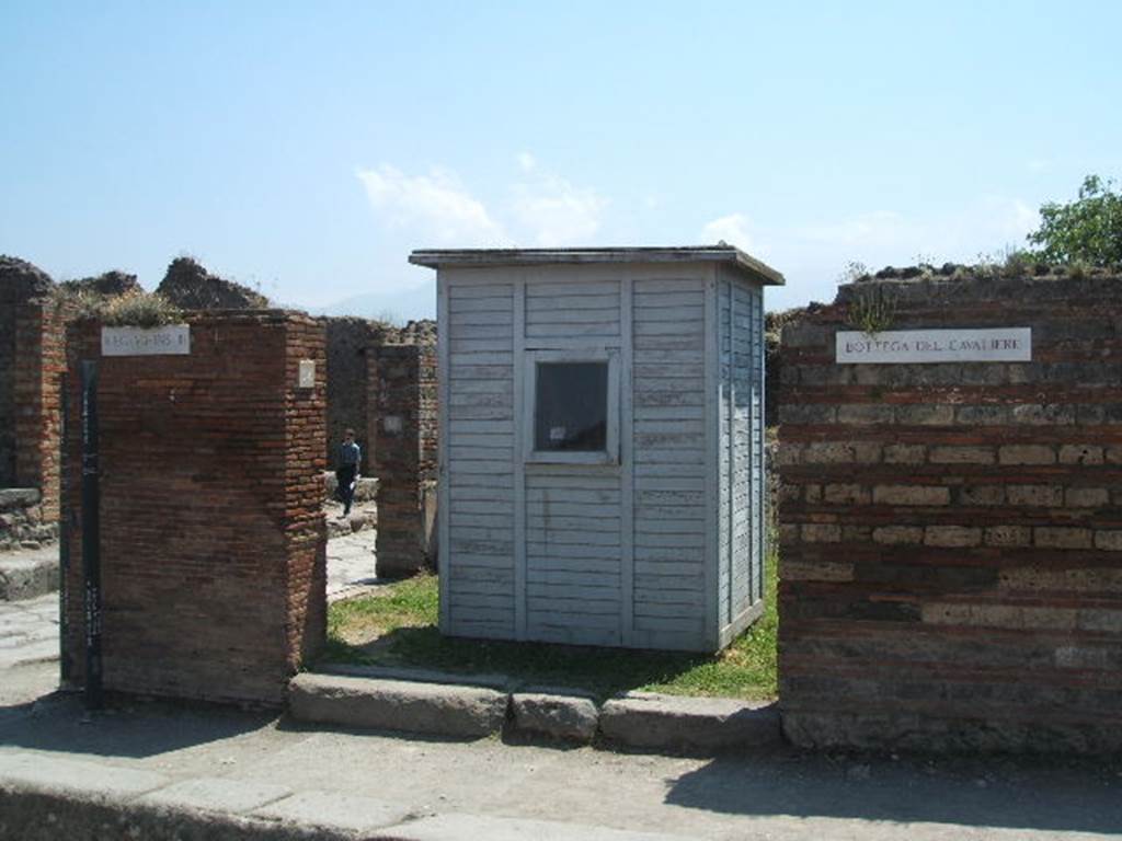 VII.3.14 Pompeii. May 2005. Entrance on junction of Via della Fortuna and Via Stabiana.
