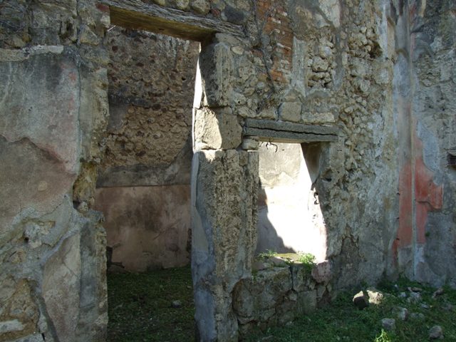 VII.3.29 Pompeii.  March 2009.  Room 1.  West wall of Atrium. Looking north. 