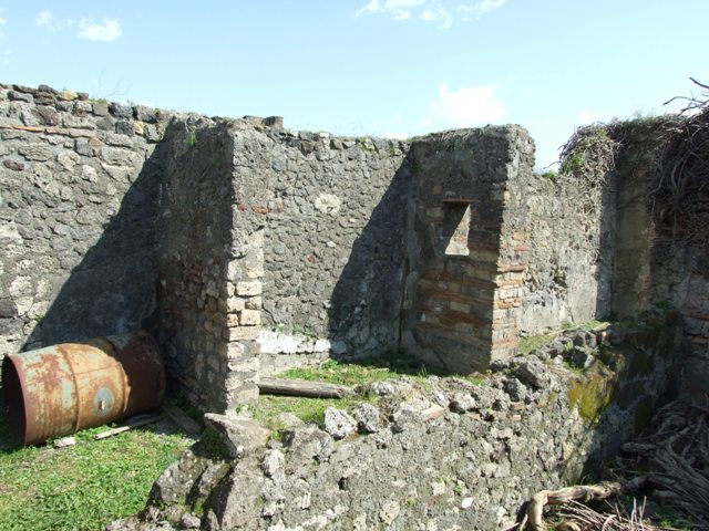 VII.4.29 Pompeii. December 2005.  Looking north.