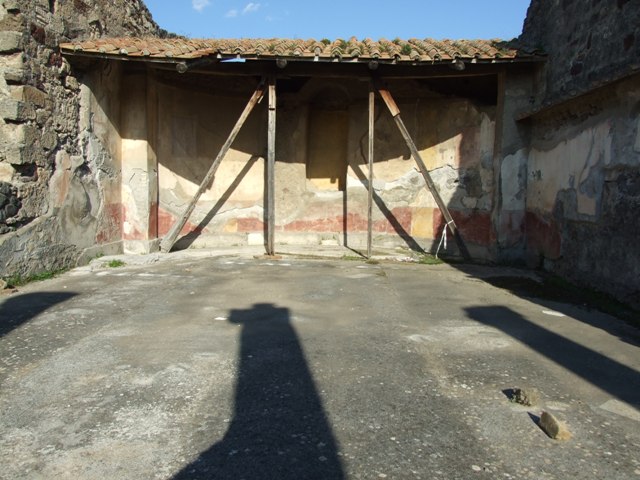 VII.4.31 Pompeii.  March 2009.  Room 27. Steps to Cellar.