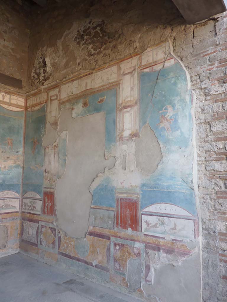 VII.4.48 Pompeii. October 2014. Room 11, looking south along west wall.
Foto Annette Haug, ERC Grant 681269 DÉCOR.

