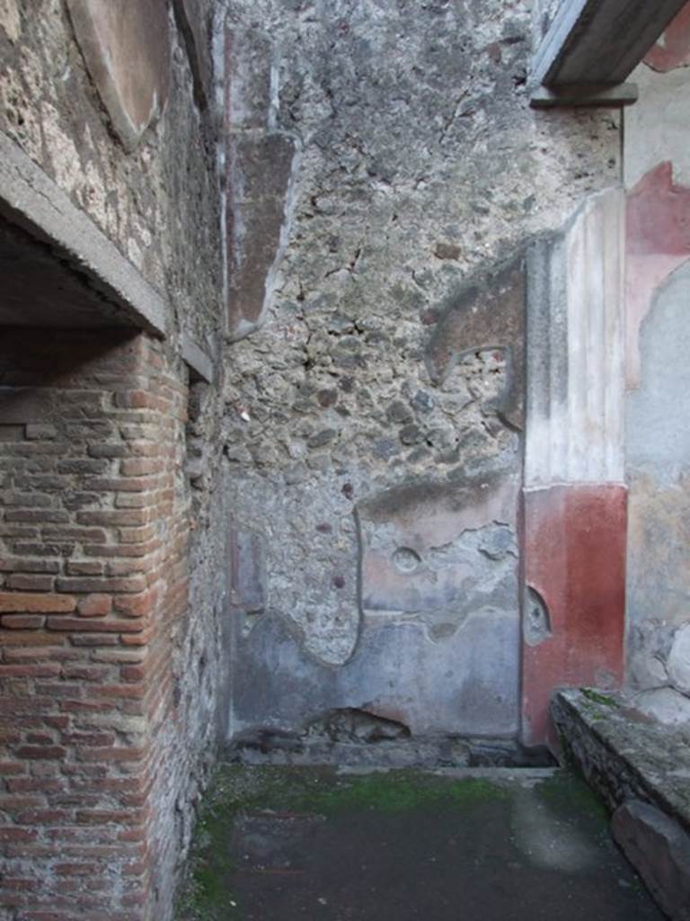 VII.4.48 Pompeii.  December 2007.  Peristyle.  South east corner. 