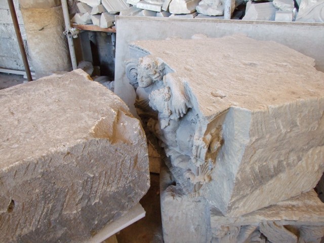 VII.4.57 House of the Figured Capitals.  Left hand side of Entrance.