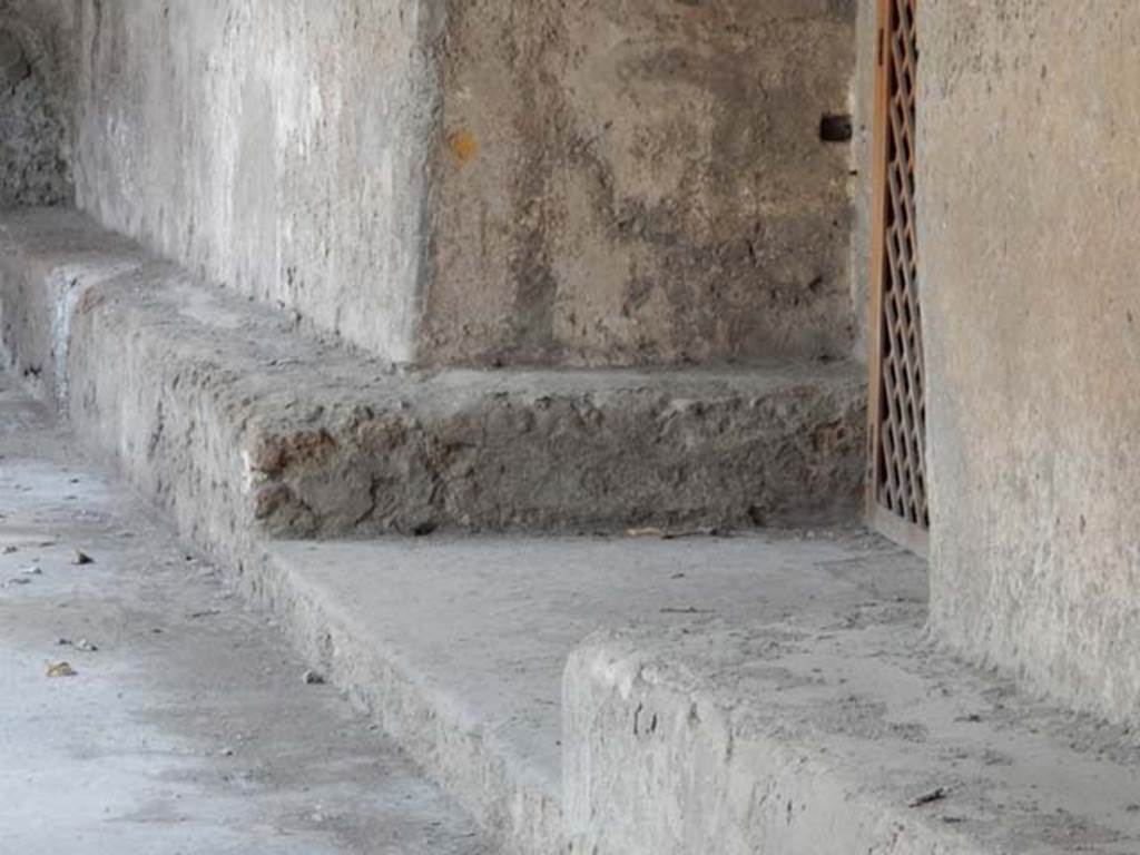 VII.5.24 Pompeii. August 2021. 
Entrance corridor (13) leading north from courtyard (5) to men’s baths.
Foto Annette Haug, ERC Grant 681269 DÉCOR.

