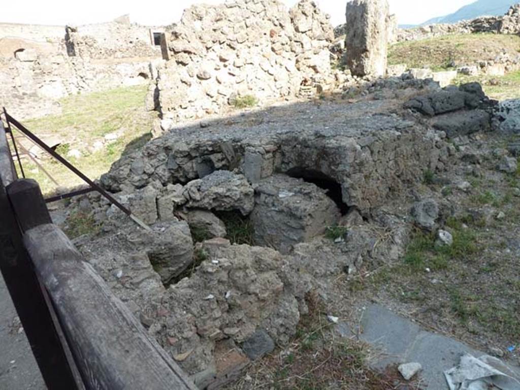 VII.6.3 Pompeii. September 2015. Site of room 3, and vaulted basement.