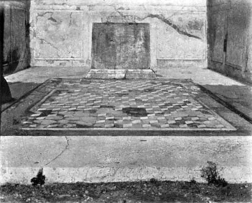 VII.7.32, Pompeii. September 2018. Detail of threshold on west side of doorway.
Foto Anne Kleineberg, ERC Grant 681269 DÉCOR.

