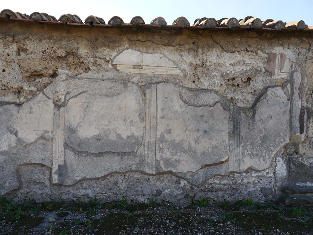 VII.7.32, Pompeii. September 2018. Looking towards exterior north wall of cella.  
Foto Anne Kleineberg, ERC Grant 681269 DÉCOR
