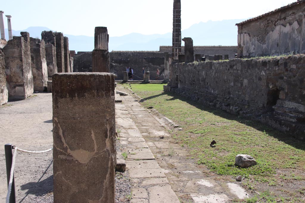 VII.7.32 Pompeii. October 2023. Looking south along east side from north-east corner. Photo courtesy of Klaus Heese.