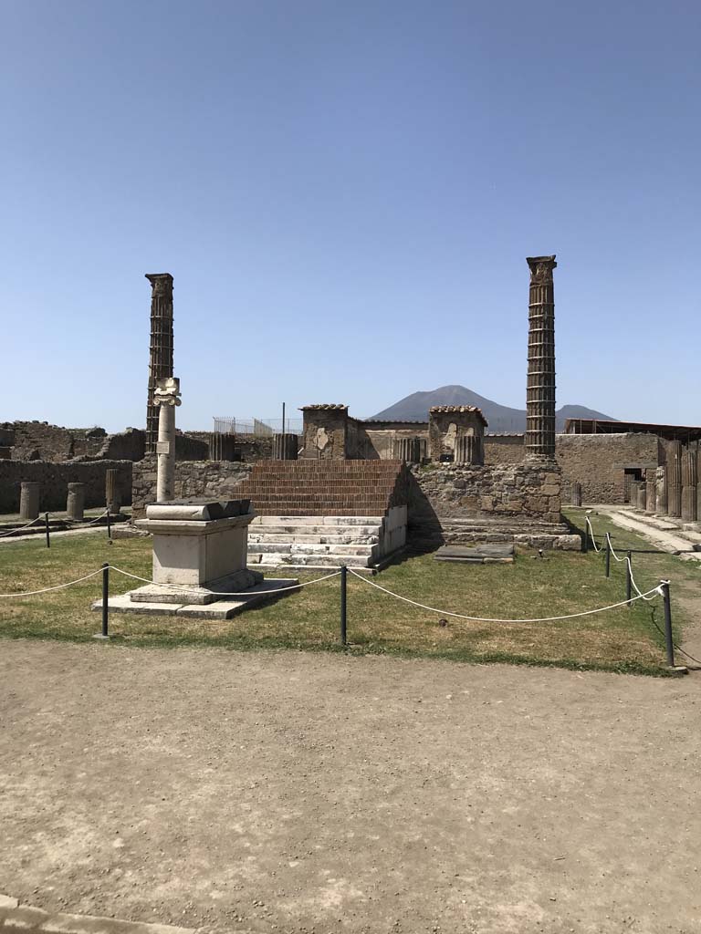 VII.7.32 Pompeii. April 2019. Looking north from south-east corner. Photo courtesy of Rick Bauer.