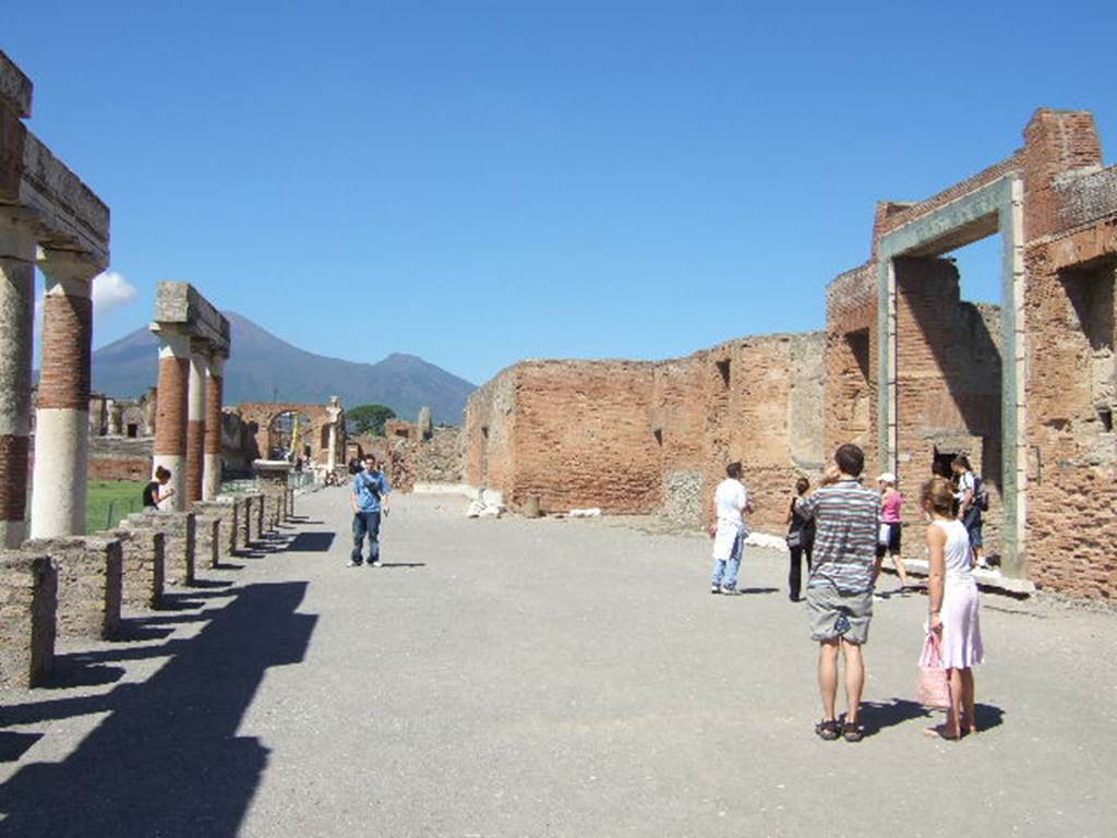VII.8 Pompeii Forum. September 2005. Looking north along the east side.