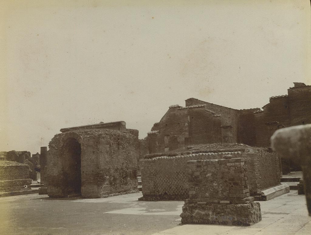 VII.8 Pompeii. 1905. Looking south-east towards centre of south side. Photo courtesy of Rick Bauer.