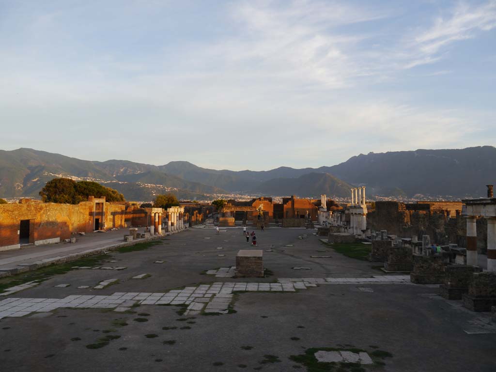 VII.8.00 Pompeii Forum. September 2018. Looking south from Temple of Jupiter. 
Foto Anne Kleineberg, ERC Grant 681269 DÉCOR.
