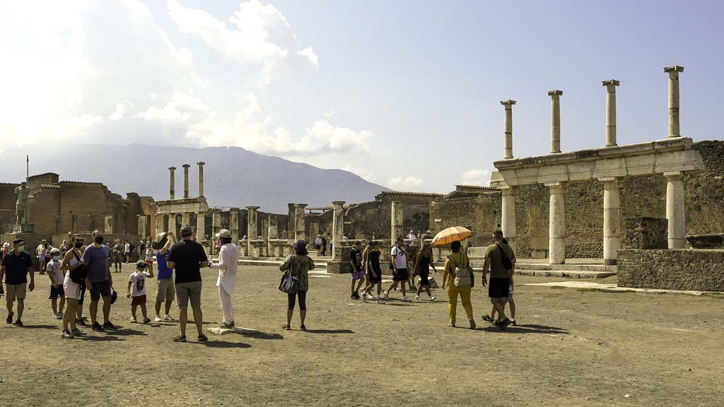 VII.8 Pompeii. August 2021. Looking south-west across Forum. Photo courtesy of Robert Hanson.