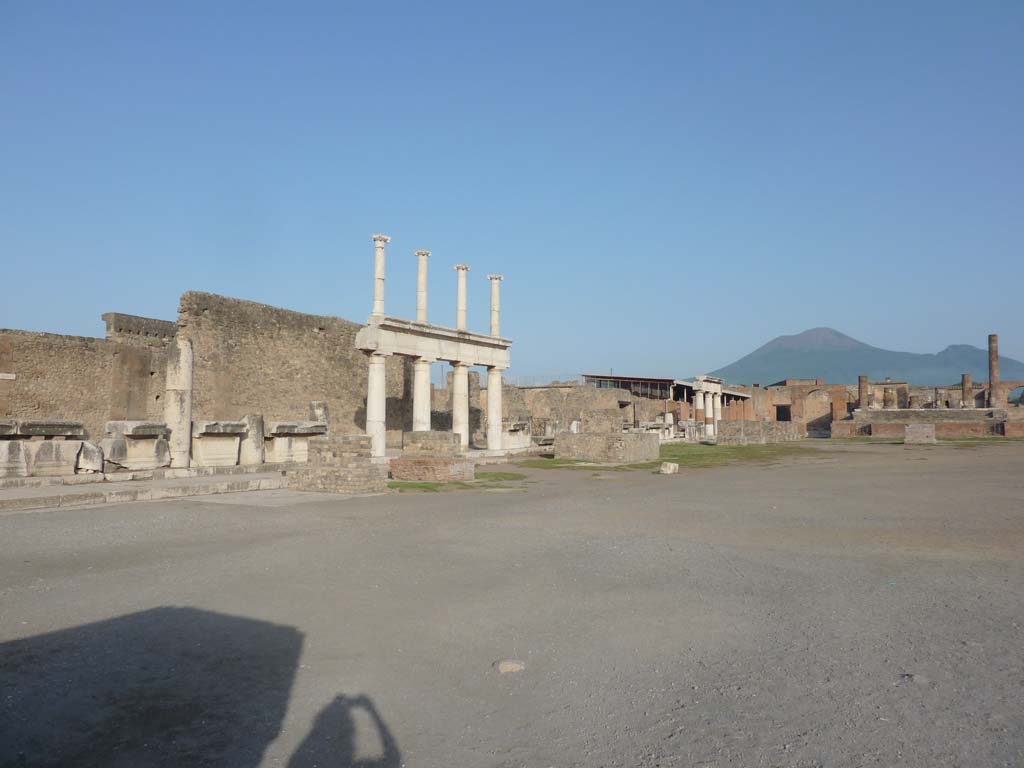 VII.8 Pompeii Forum. October 2014. Looking north-west towards west side of Forum.  
Foto Annette Haug, ERC Grant 681269 DÉCOR.
