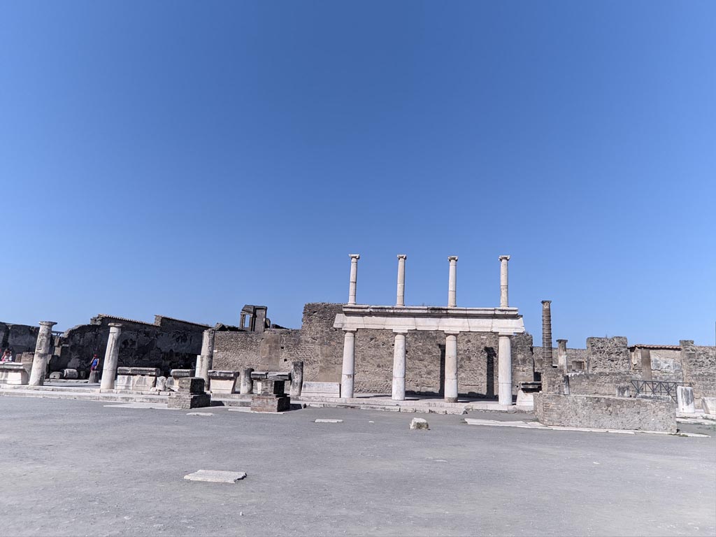 VII.8 Pompeii Forum. April 2022. Looking towards west side of Forum. Photo courtesy of Giuseppe Ciaramella.